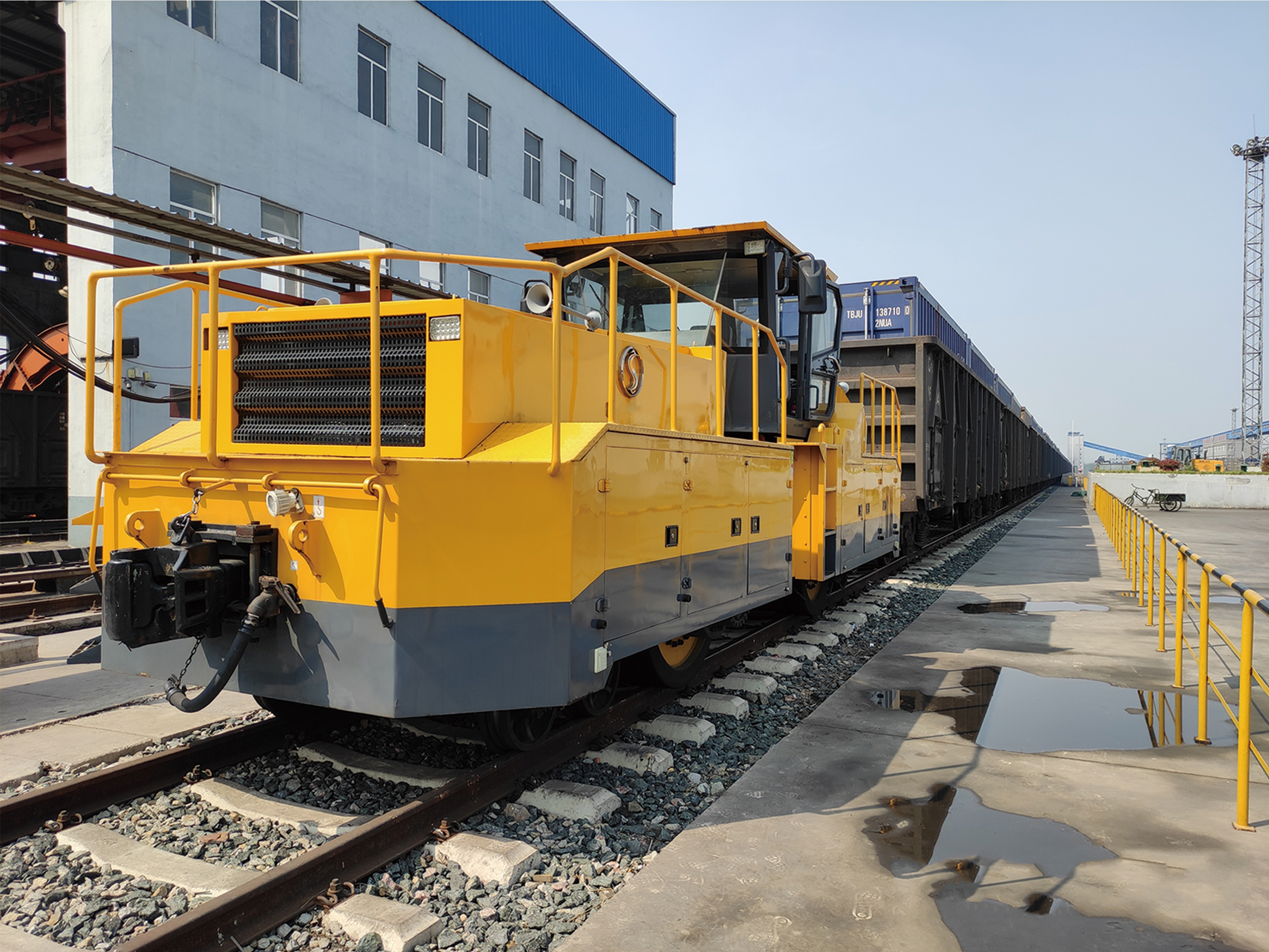 Motor de vagão com controle remoto de locomotiva com rodas de borracha